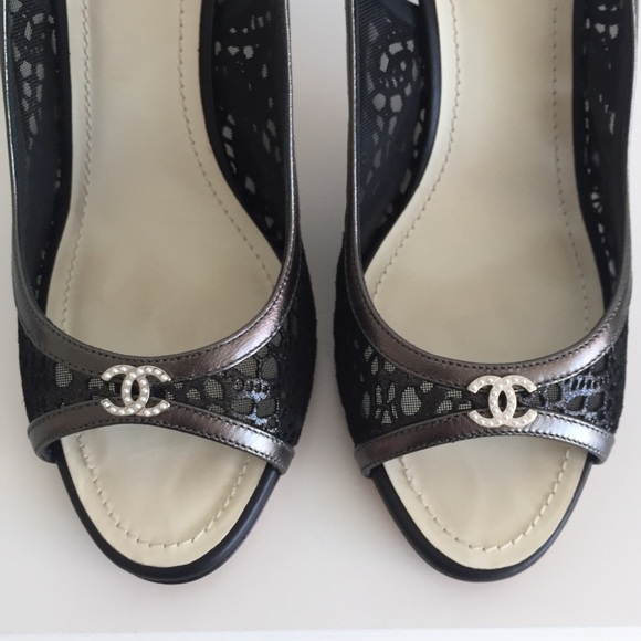 CHANEL Black Slingback Sandals NWT 40.5 - Picture 2 of 16